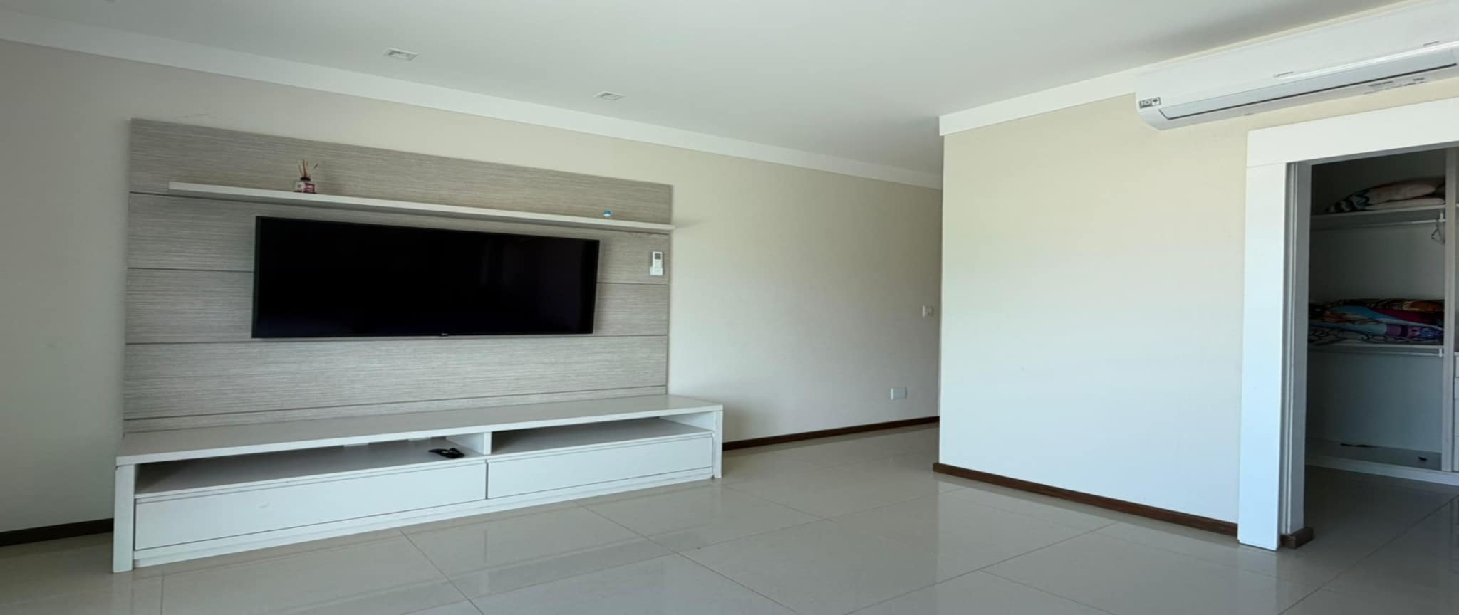 Casa à venda com 4 quartos, 5 banheiros, 2 vagas e 300m² no Barra do Jacuípe, Camaçari (BA) — foto 10 de 28