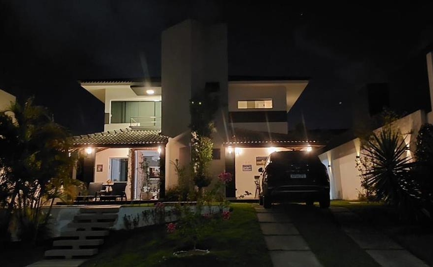 Casa de alto padrão à venda no Alphaville Litoral Norte 1