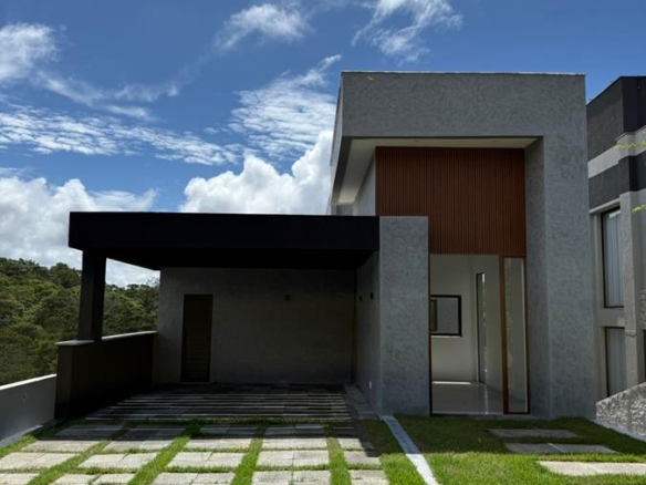 Casa de luxo à venda no Alphaville Litoral Norte 2