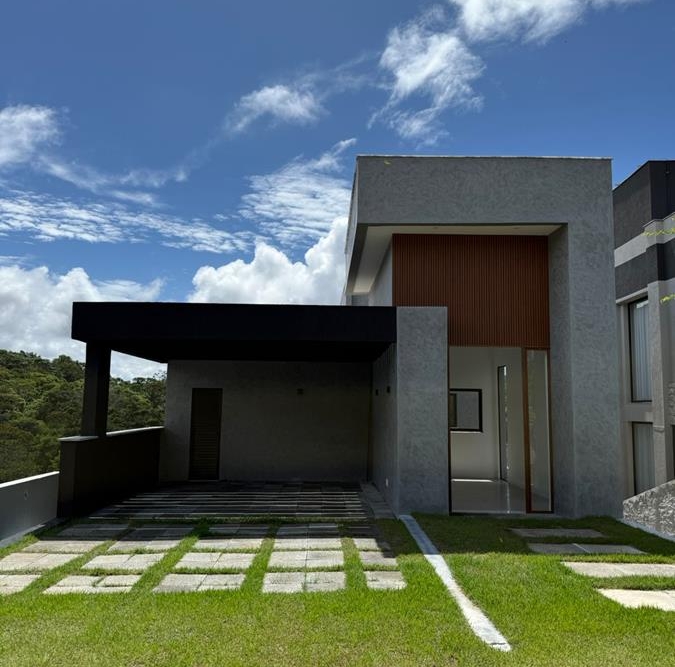 Casa de luxo à venda no Alphaville Litoral Norte 2