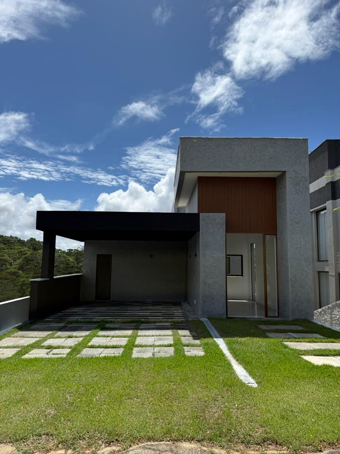 Casa de luxo à venda no Alphaville Litoral Norte 2