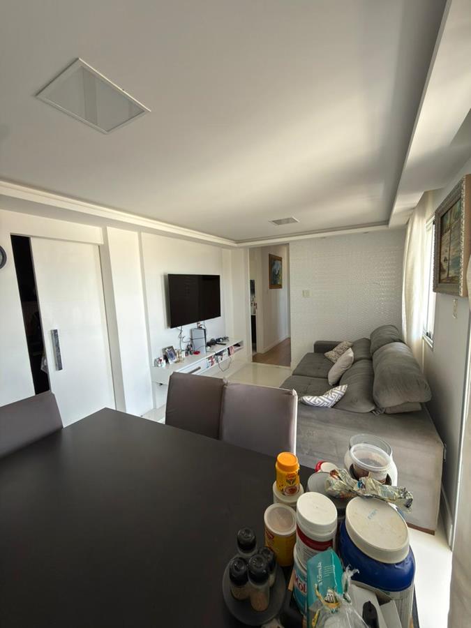 Apartamento à venda em Buraquinho Lauro de Freitas reformado
