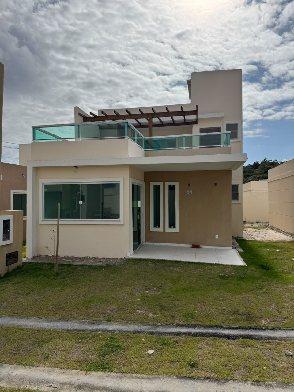 Casa à Venda de 2,3 e 4 Quartos com Suíte no Busca Vida Side Concept – Catu de Abrantes