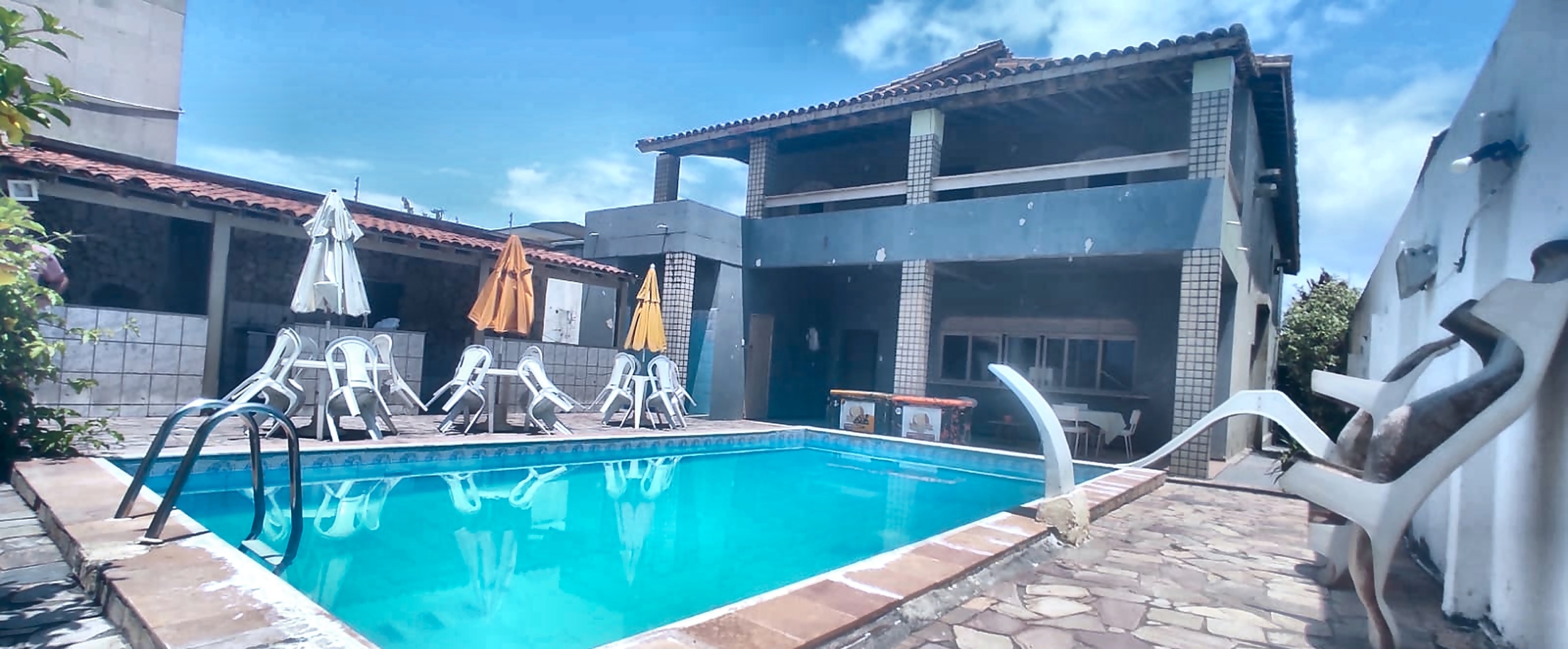 Casa à Venda com 8 Suítes Frente ao Mar em Vilas do Atlântico, Lauro de Freitas