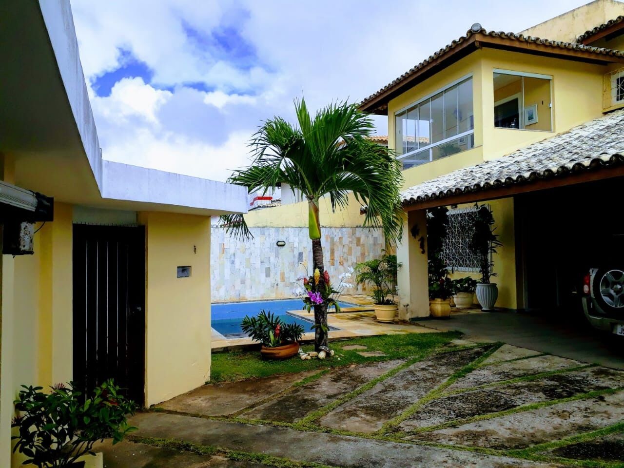 Casa à venda em Vilas do Atlântico — 4 quartos · 2 suítes · 3 vagas · 300 m²
